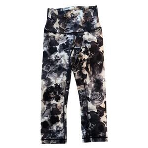 Lululemon Black & White Floral Watercolor Capri Leggings - Size M